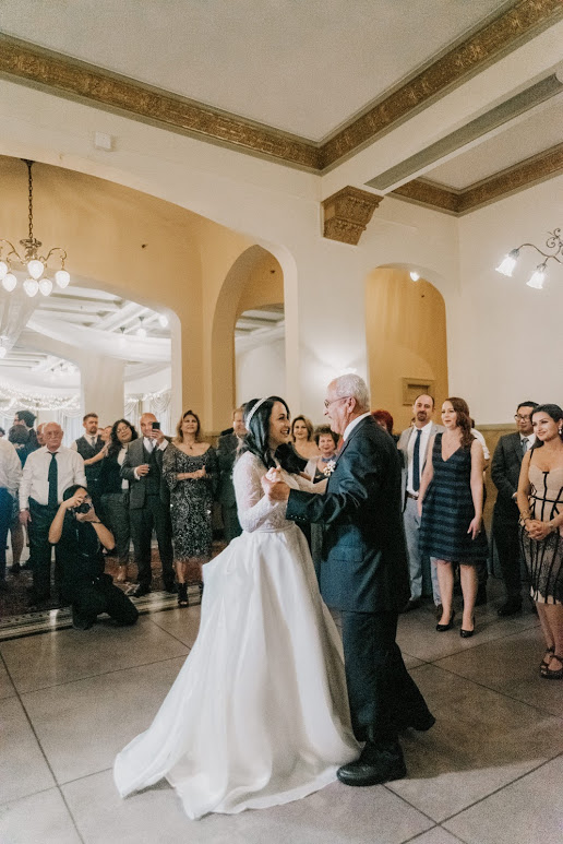 father and daughter wedding dance