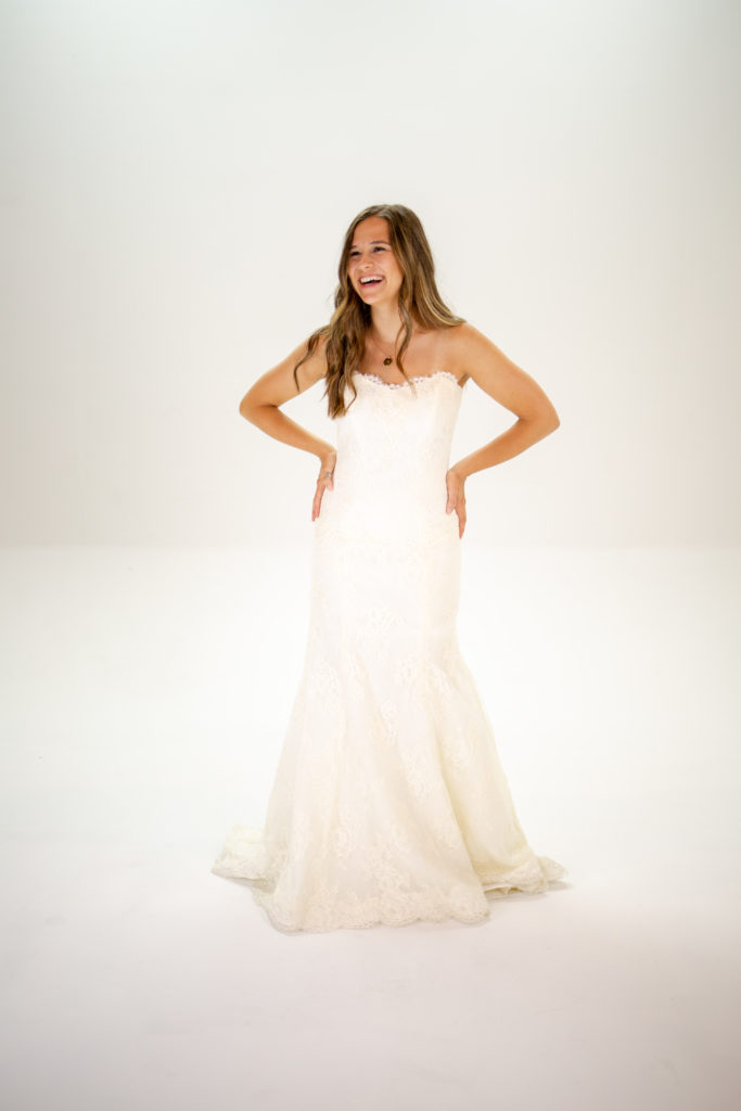 Preowned Monique Lhuillier Wedding Dress 